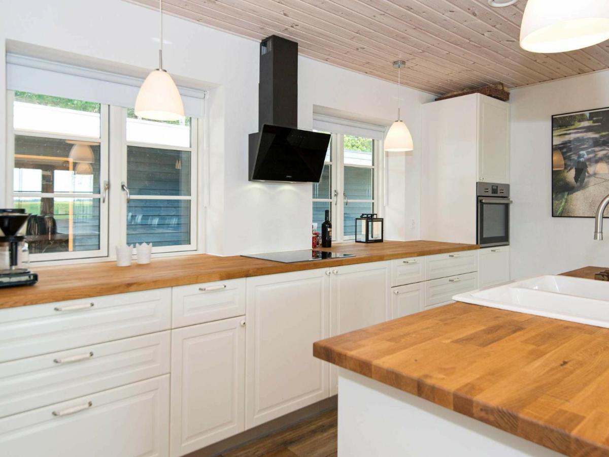 10 Person Holiday Home In Glesborg Eksteriør bilde