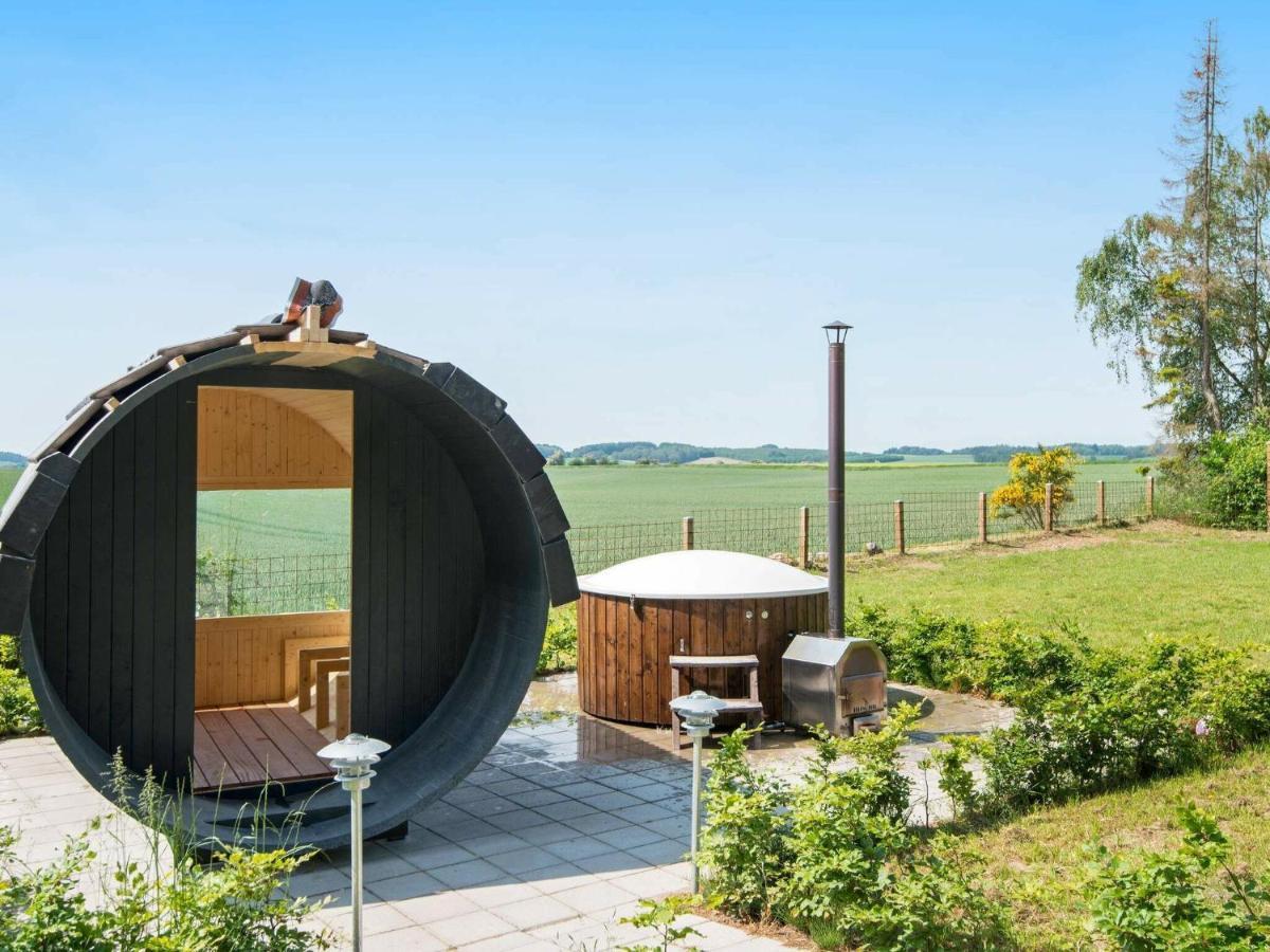 10 Person Holiday Home In Glesborg Rom bilde