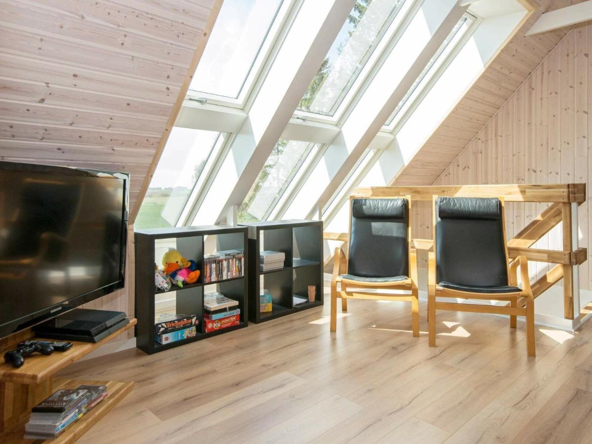 10 Person Holiday Home In Glesborg Rom bilde