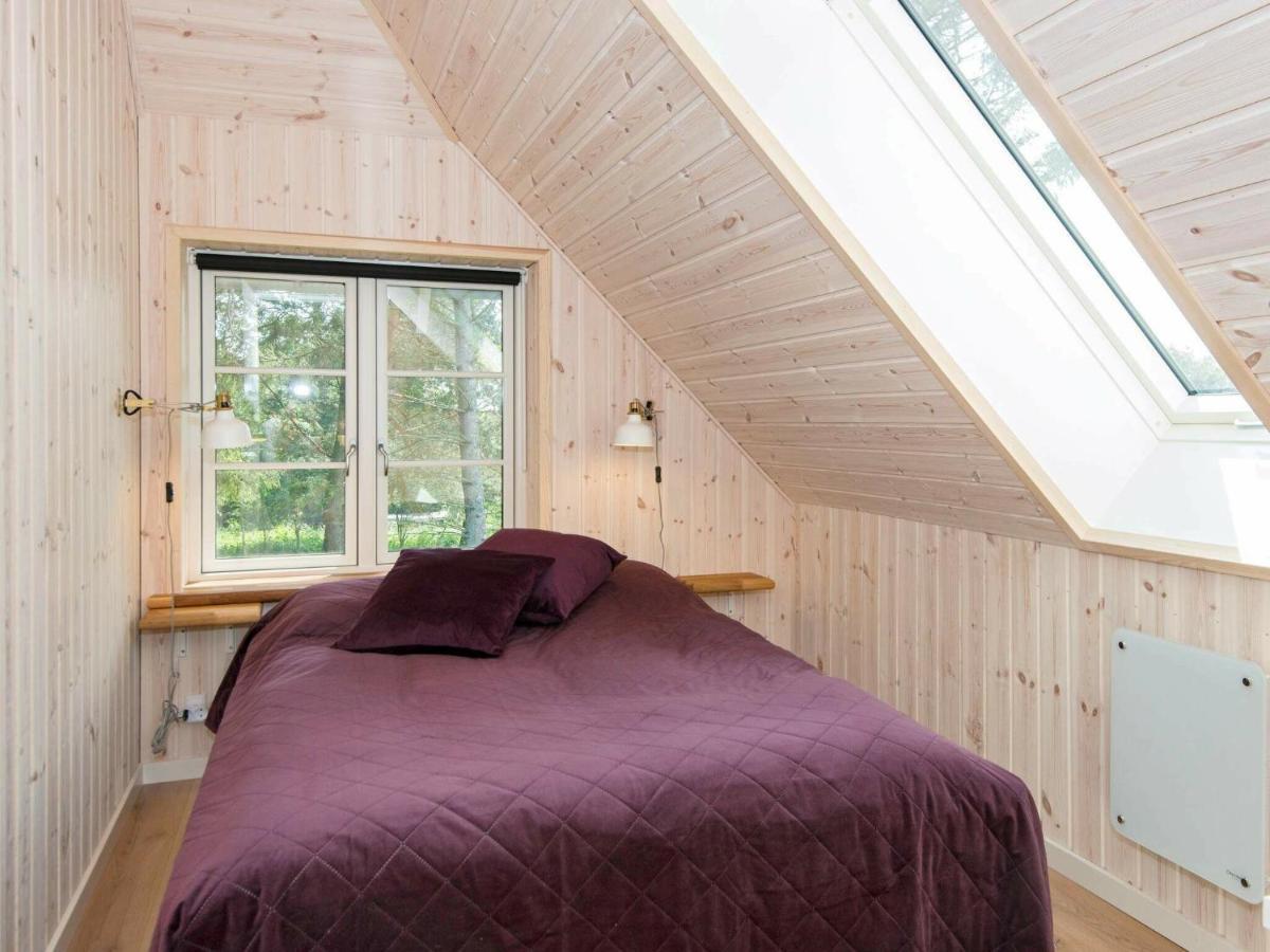 10 Person Holiday Home In Glesborg Rom bilde