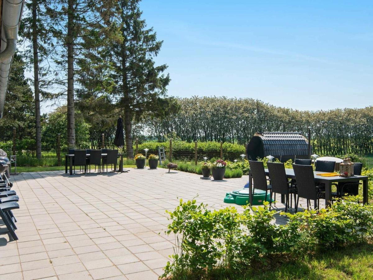 10 Person Holiday Home In Glesborg Rom bilde