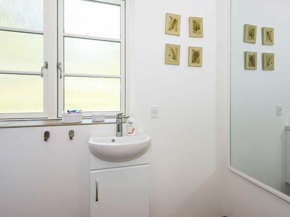 10 Person Holiday Home In Glesborg Eksteriør bilde