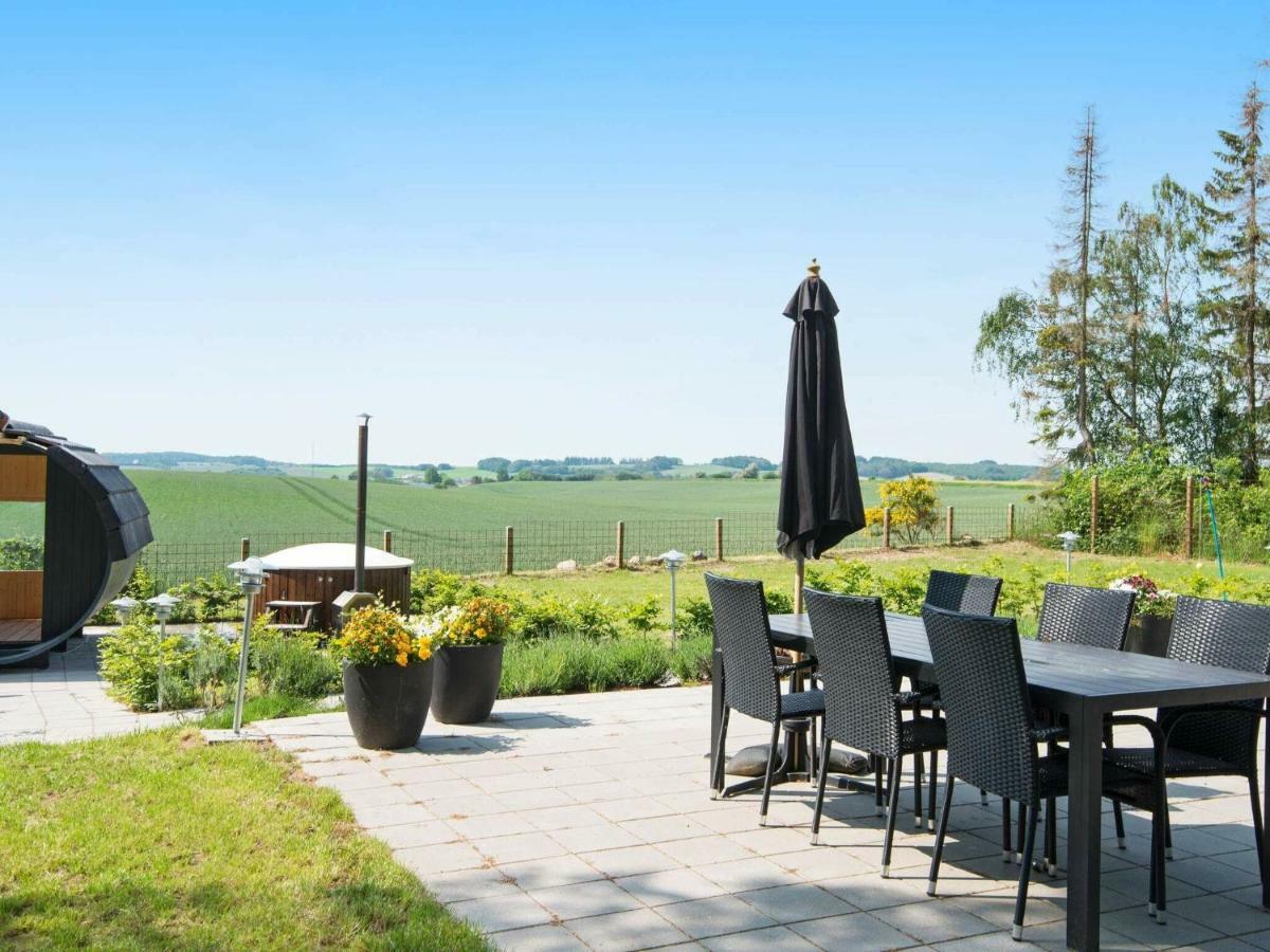 10 Person Holiday Home In Glesborg Eksteriør bilde