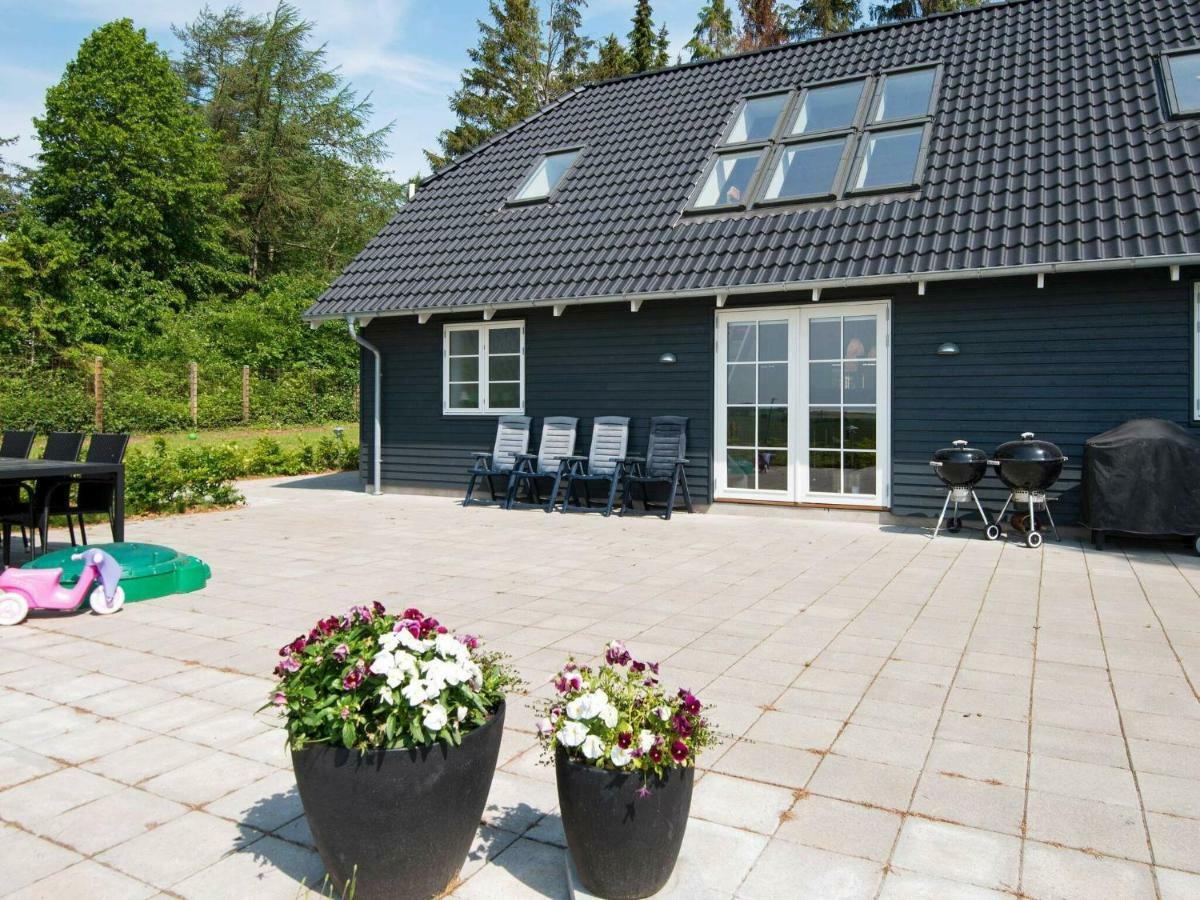 10 Person Holiday Home In Glesborg Eksteriør bilde
