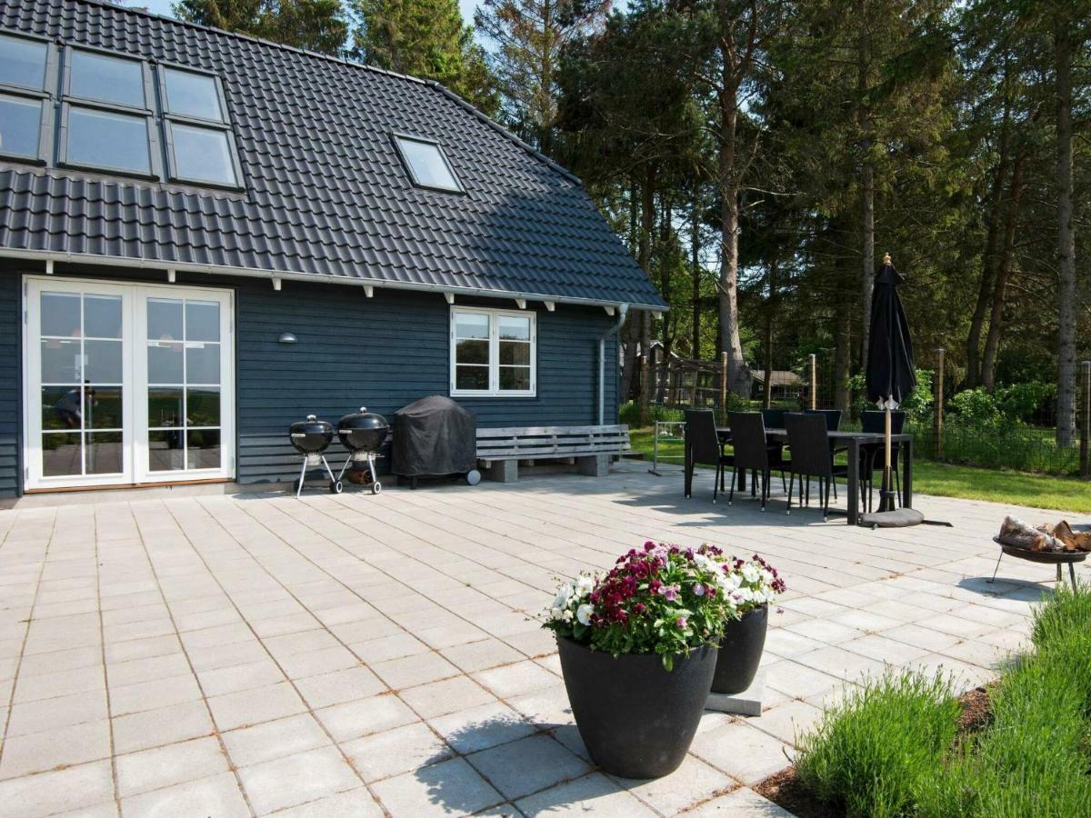10 Person Holiday Home In Glesborg Eksteriør bilde